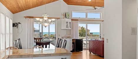 Fernseher, Tischfußball