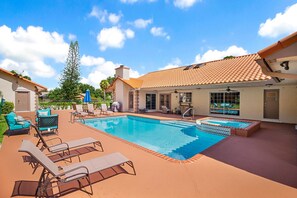 Pool - 2 bedroom guesthouse with pool near WEF (Wellington)