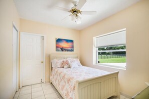 2 bedrooms, iron/ironing board, free WiFi, bed sheets - 2 bedroom guesthouse with pool near WEF (Wellington)