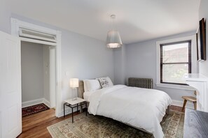 3 Schlafzimmer, Schreibtisch, Bügeleisen/Bügelbrett, kostenloses WLAN