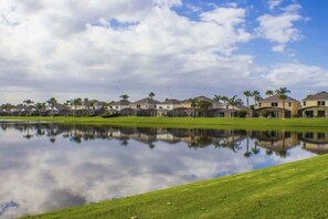 Exterior - Charming Resort Home: Perfect for Families, Fun Guard Gated Resort near Disney! (Kissimmee)