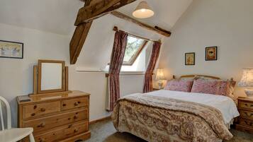 2 bedrooms, iron/ironing board, Internet, bed sheets