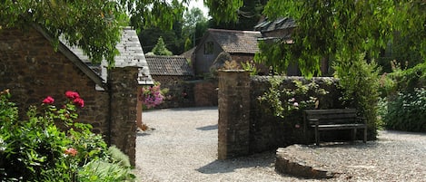 Enceinte de lâhĂ©bergement