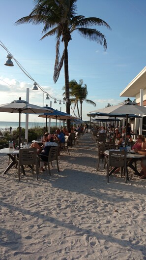 Outdoor dining - Sunset Condo #156 on Anna Maria Island (Bradenton Beach)