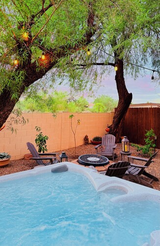 Tucson Omni Oasis – 4BR-3BA Desert Retreat with Private Hot Tub & Fire Pit