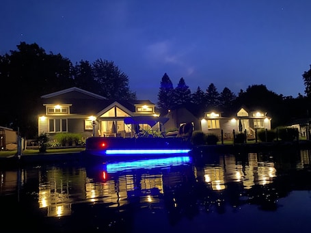 Exterior. Luxury 4 bed, 2.5 bath Gun Lake Waterfront Home w/paddleboards/kayaks, free wifi