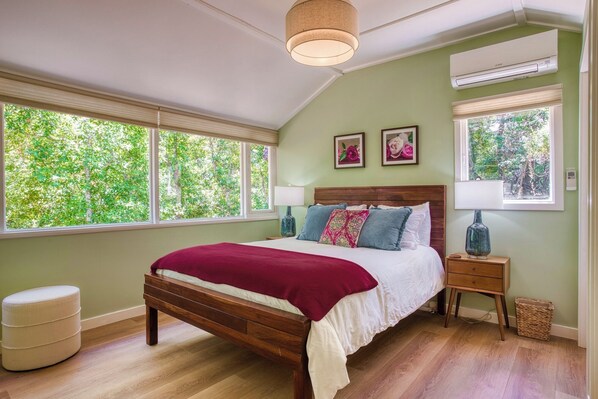 1 bedroom, iron/ironing board, travel cot, free WiFi