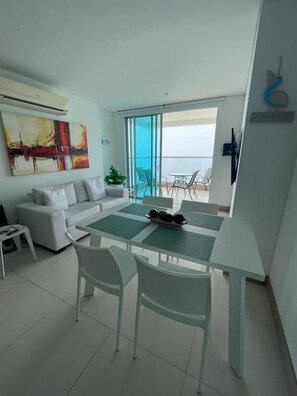 Interior - Beautiful beachfront two bedroom apartment Bocagrande Palmetto Beach  (Cartagena)