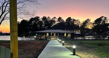 Log Cabin on the Lake - Mise à l'eau privée et bateau maison!