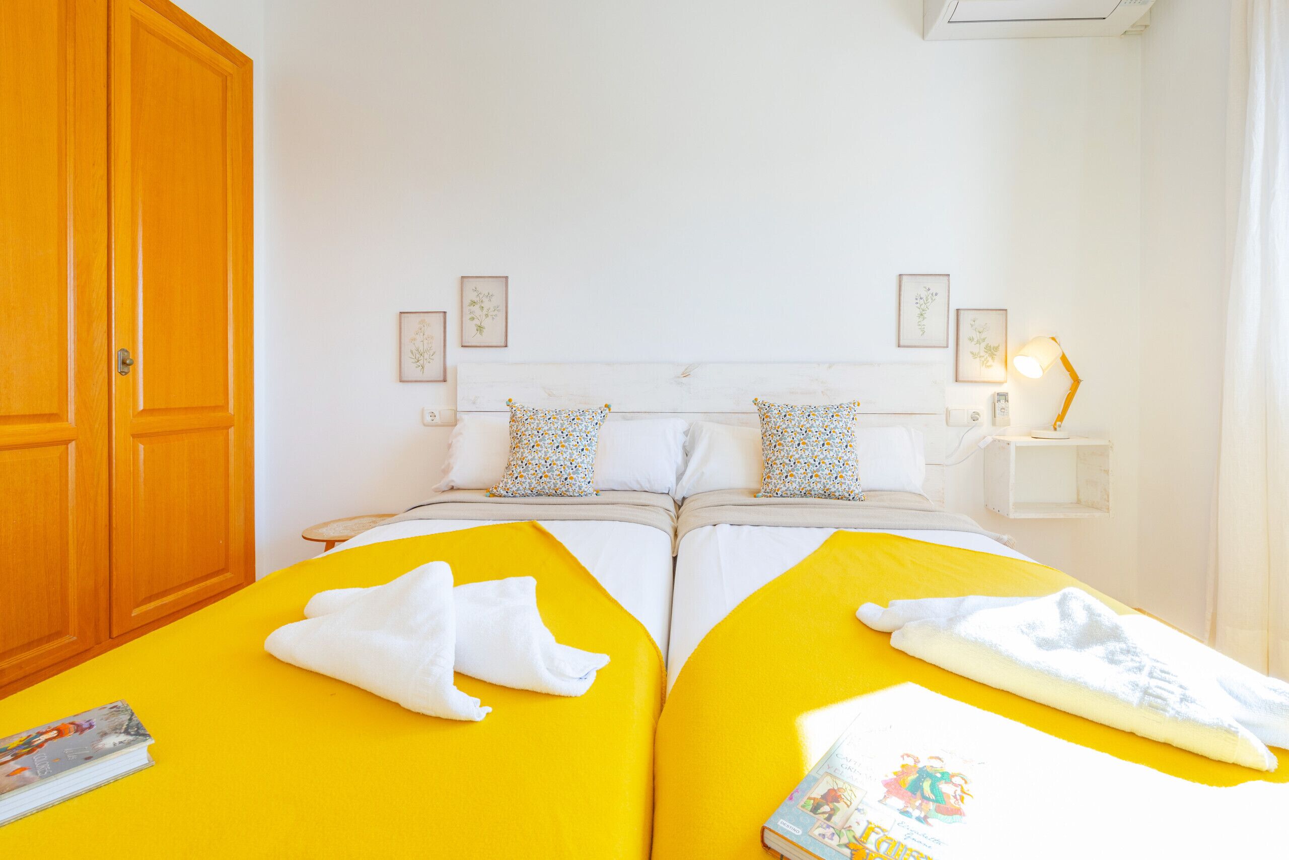 7 bedrooms, iron/ironing board, free WiFi, bed sheets