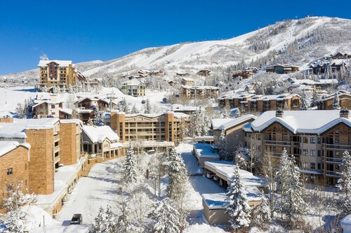 CX111 | Direct Access to Slopes from Patio | Winter Shuttle | Hot Tub | View