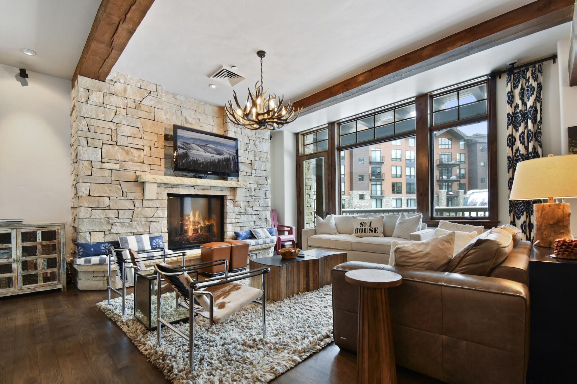 Alluring Condo, Silver Strike #304, with lodge amenities. All ensuite baths!