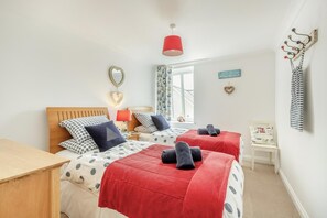 2 bedrooms, iron/ironing board, free WiFi, bed sheets - 2 Bed in Woolacombe (oc-shore1) (Woolacombe)