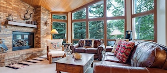 CX232 | True Mountain Condo | Ski In/out | Winter Shuttle | Hot Tub | Pool