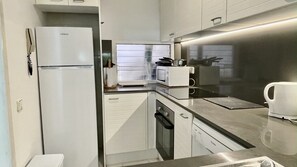 Fridge, microwave, oven, dishwasher - GREEN CLUB P 102 (Pals)