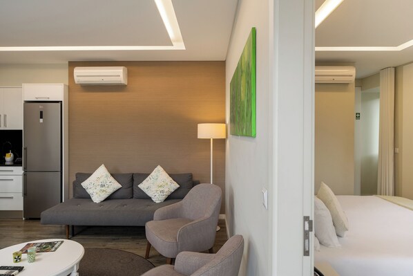 1 bedroom, desk, iron/ironing board, WiFi - 1-bed Superior Apt B1 in character Babosas Village (Funchal)