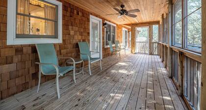 Seascape Cottage - Kitty Hawk, MP 3.5, 300 Yds to Beach, Pool, Foosball, Near Golf Course