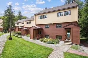 Exterior - Charming 2-Bedroom Edgemont Condo with Ski Home Access A2 (Killington)