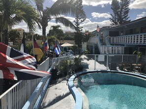 Utomhuspool