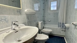 Bathtub