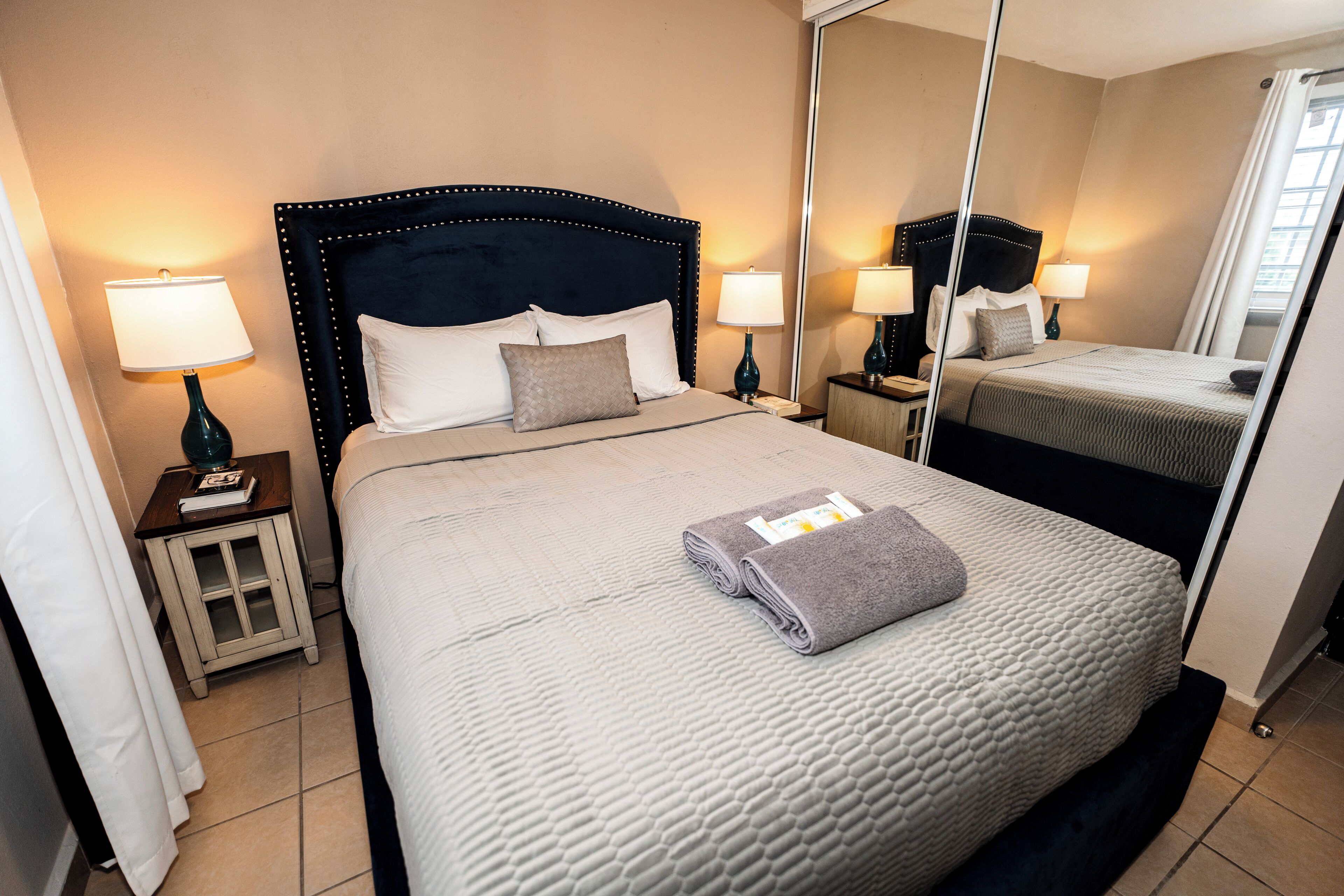 2 bedrooms, in-room safe, iron/ironing board, free WiFi