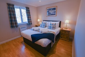 3 bedrooms, iron/ironing board, Internet