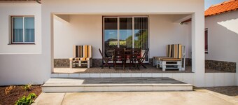 Casa da Vigia 2 bedroom apartment for 4 people in Calheta de Nesquim