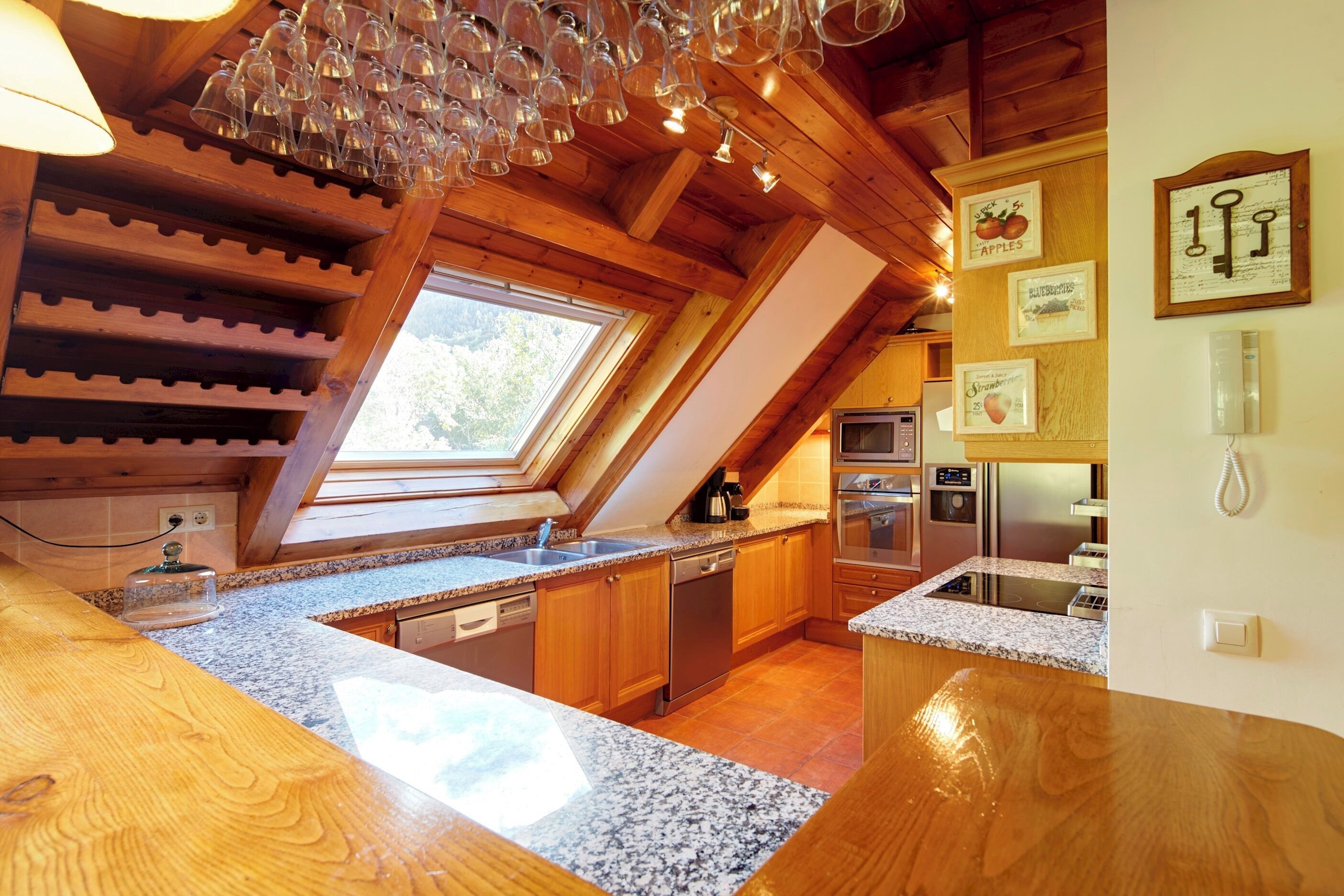 Réfrigérateur, micro-ondes, four, lave-vaisselle