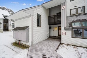 Unclassified image, 3 of 33, button - Ski-in/ski-out 2 bedroom condo with fireplace, pool & hot tub. (Killington)