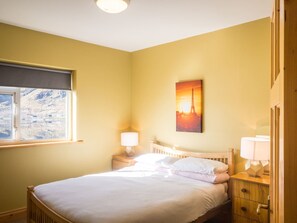 4 soverom, strykejern/-brett, reiseseng for barn og wi-fi (inkludert)