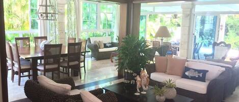 Kamer | Woonkamer | Een televisie