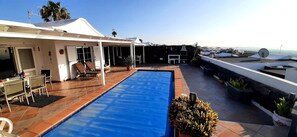 Outdoor pool, a heated pool - PRIVATE VILLA + POOL SEA VIEWS, WELCOME PACK, POOL TOWELS 2 BATHROOMS 2 BEDROOMS (Lanzarote)