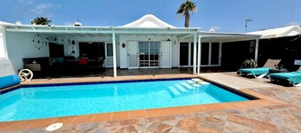 VILLA PRIVATA + PISCINA WIFI GRATUITO, TELI PISCINA E ALIMENTARE BENVENUTO.