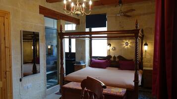 2 bedrooms, desk, iron/ironing board, WiFi (free)