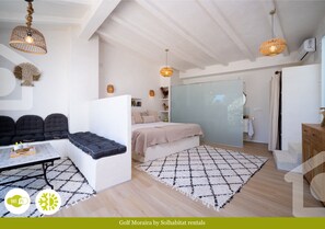 6 soverom, strykejern/-brett, wi-fi (inkludert) og sengetøy