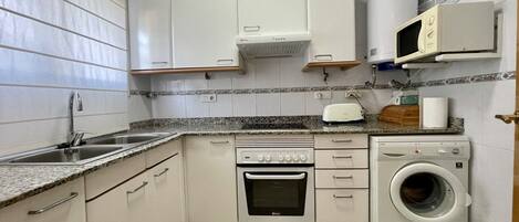 Fridge, microwave, oven, coffee/tea maker