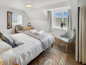2 bedrooms, iron/ironing board, Internet, bed sheets