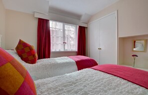 3 bedrooms, iron/ironing board, travel crib, free WiFi