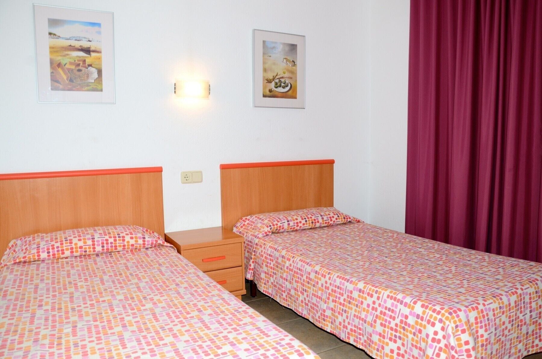 3 habitaciones, tabla de planchar con plancha y wifi gratis 