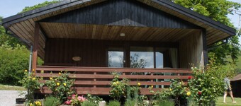 Four star Lodge with two bedrooms, fabulous views yet close to pubs and beach