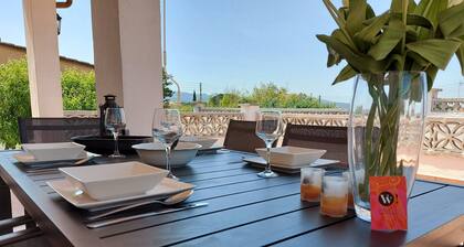 Magnificent villa with private pool.