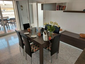 Dining - Magnificent villa with private pool. (L'Escala)