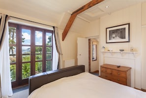 1 bedroom, iron/ironing board, Internet, bed sheets - The Stable Block, Porlock Weir (Porlock Weir)