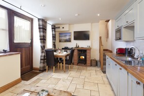 Microwave, oven, dishwasher - The Stable Block, Porlock Weir (Porlock Weir)