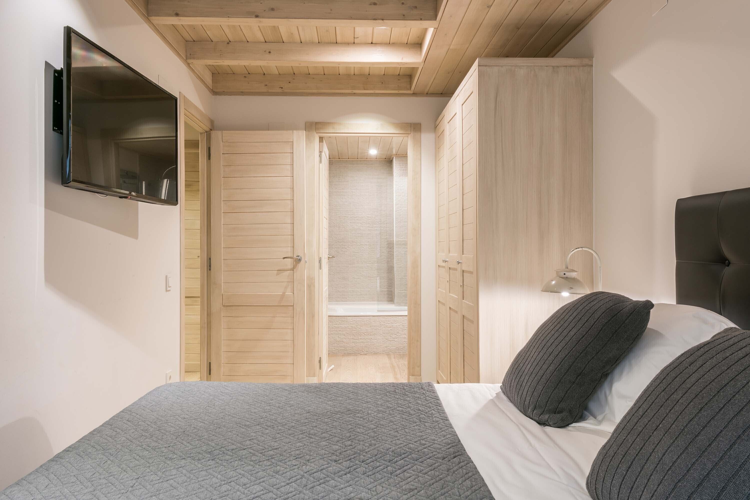 2 chambres, fer et planche à repasser, Wi-Fi gratuit, draps fournis