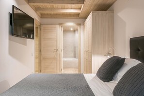 2 slaapkamers, een strijkplank/strijkijzer, gratis wifi, beddengoed