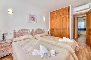 4 bedrooms, iron/ironing board, free WiFi, bed sheets - Villa Benicolada - PlusHolidays (Calpe)