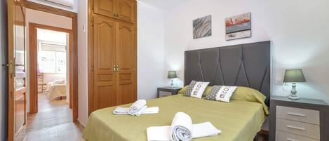 4 Schlafzimmer, Bügeleisen/Bügelbrett, kostenloses WLAN, Bettwäsche