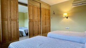 3 dormitorios, tabla de planchar con plancha, wifi gratis y ropa de cama