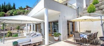 Modern Mestral - a few km to the beach!